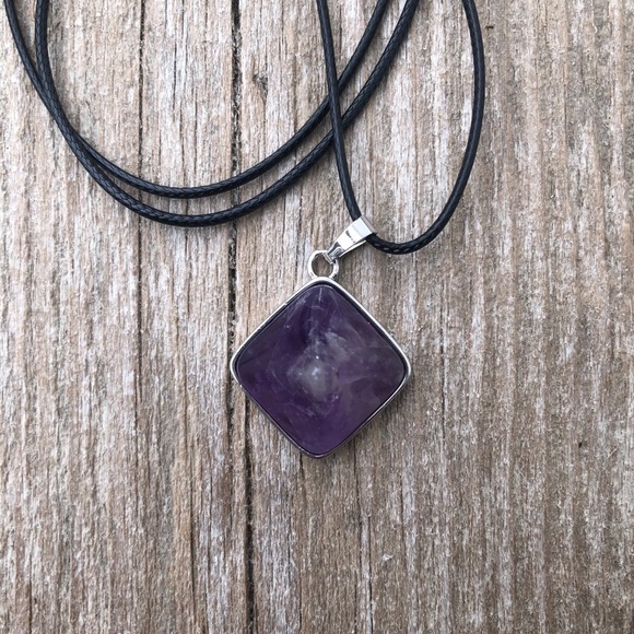 Dogtooth (chevron) Amethyst - Picture 2 of 6